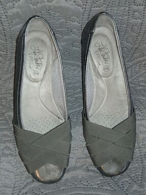 Life Stride Soft System Daisie Flats Women's 10M Office Casual Dressy